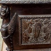 Small finely carved wooden chest, Renaissance style, 19th century, Tuscany
