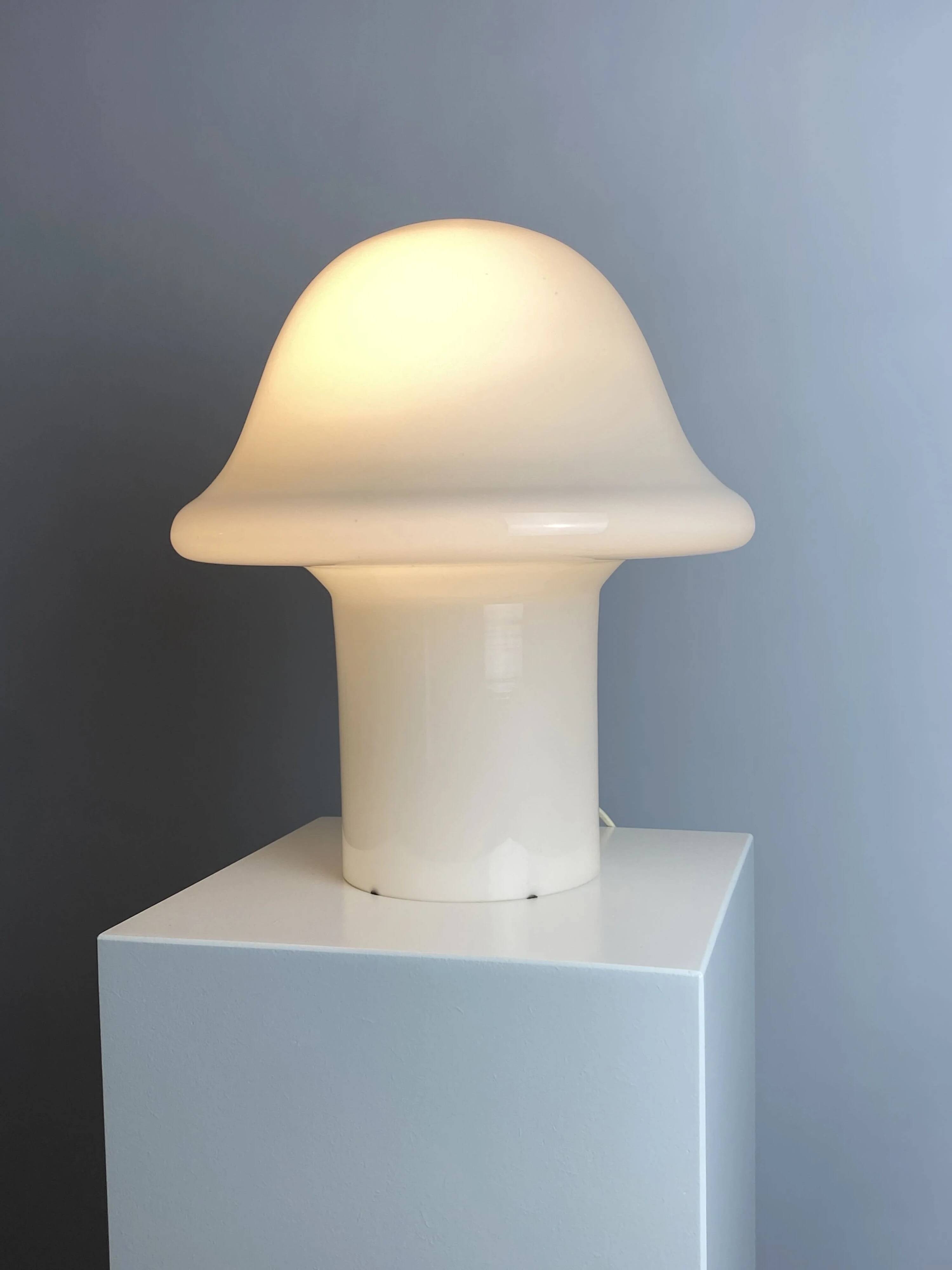 Large XL mushroom table lamp in white glass entirely white Peill and Putzler 1970