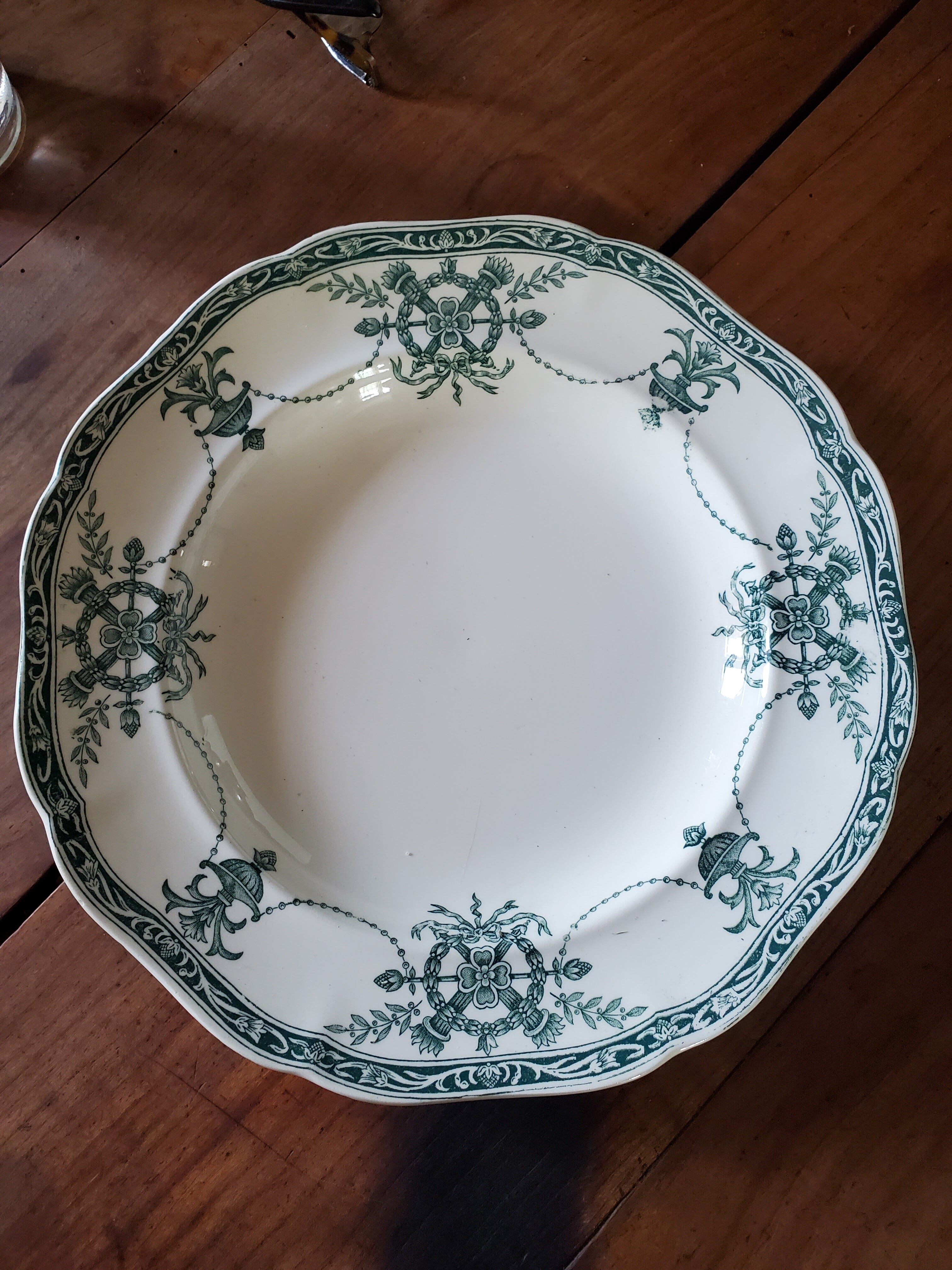 4 Longwy hollow plates