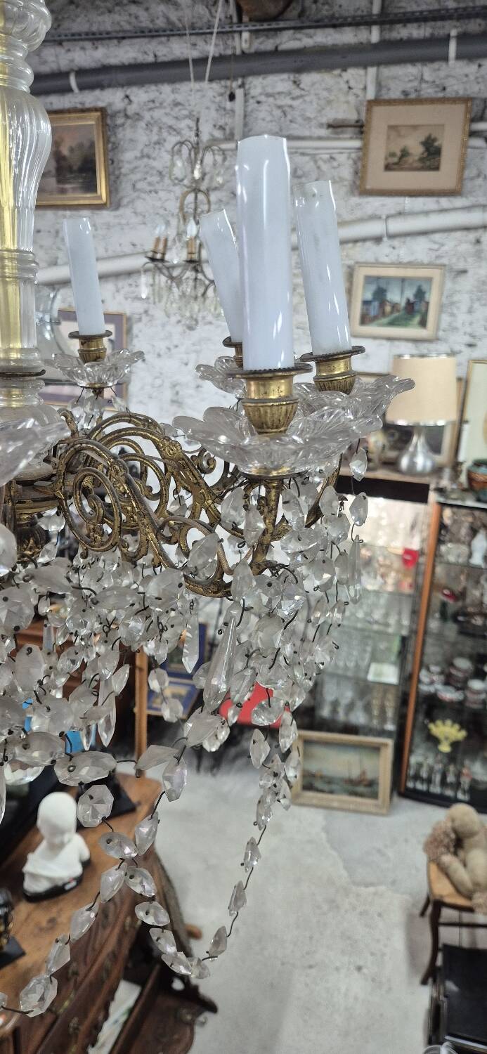 8-bulb string chandelier with crystal drops
