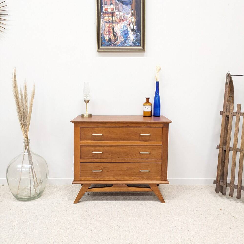 Vintage chest of drawers
