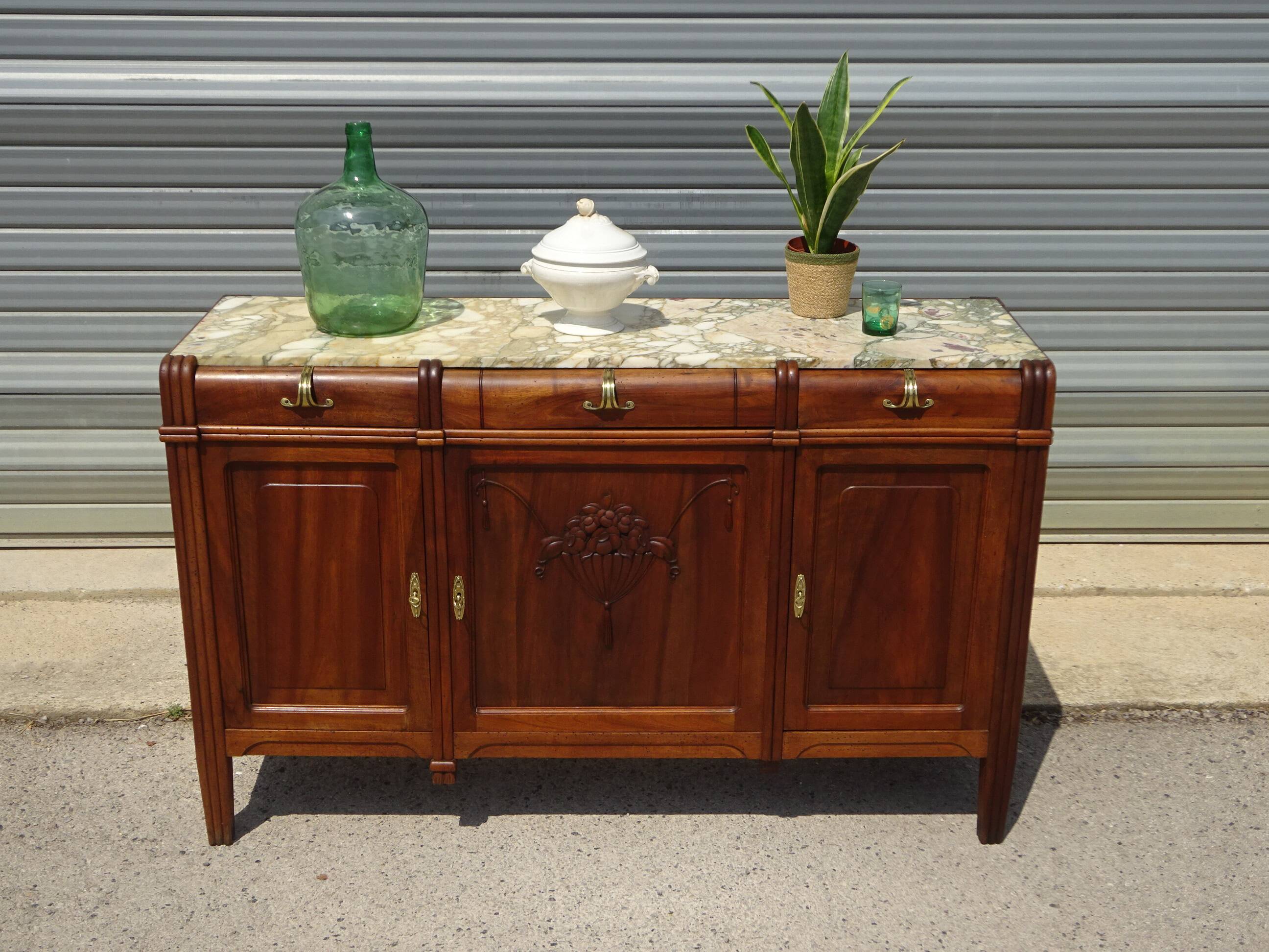 Art Deco sideboard in walnut with a marble top