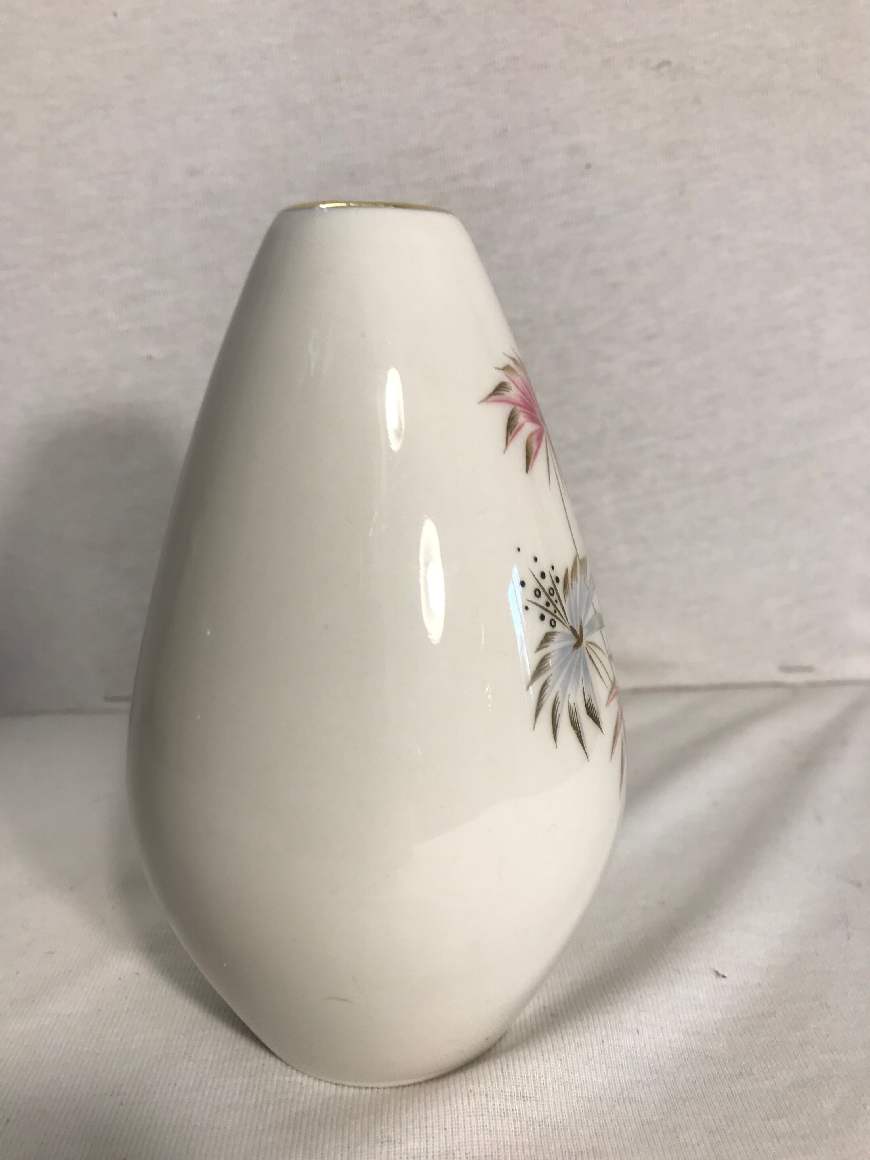 Former bavaria km white + drawing flowers 70s vintage porcelain vase