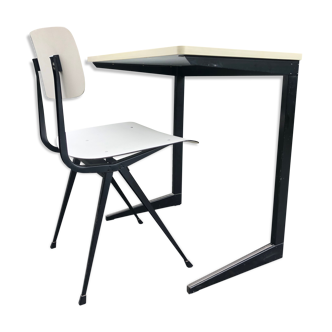 Desk and chair by Friso Kramer Ahrend de Cirkel Result