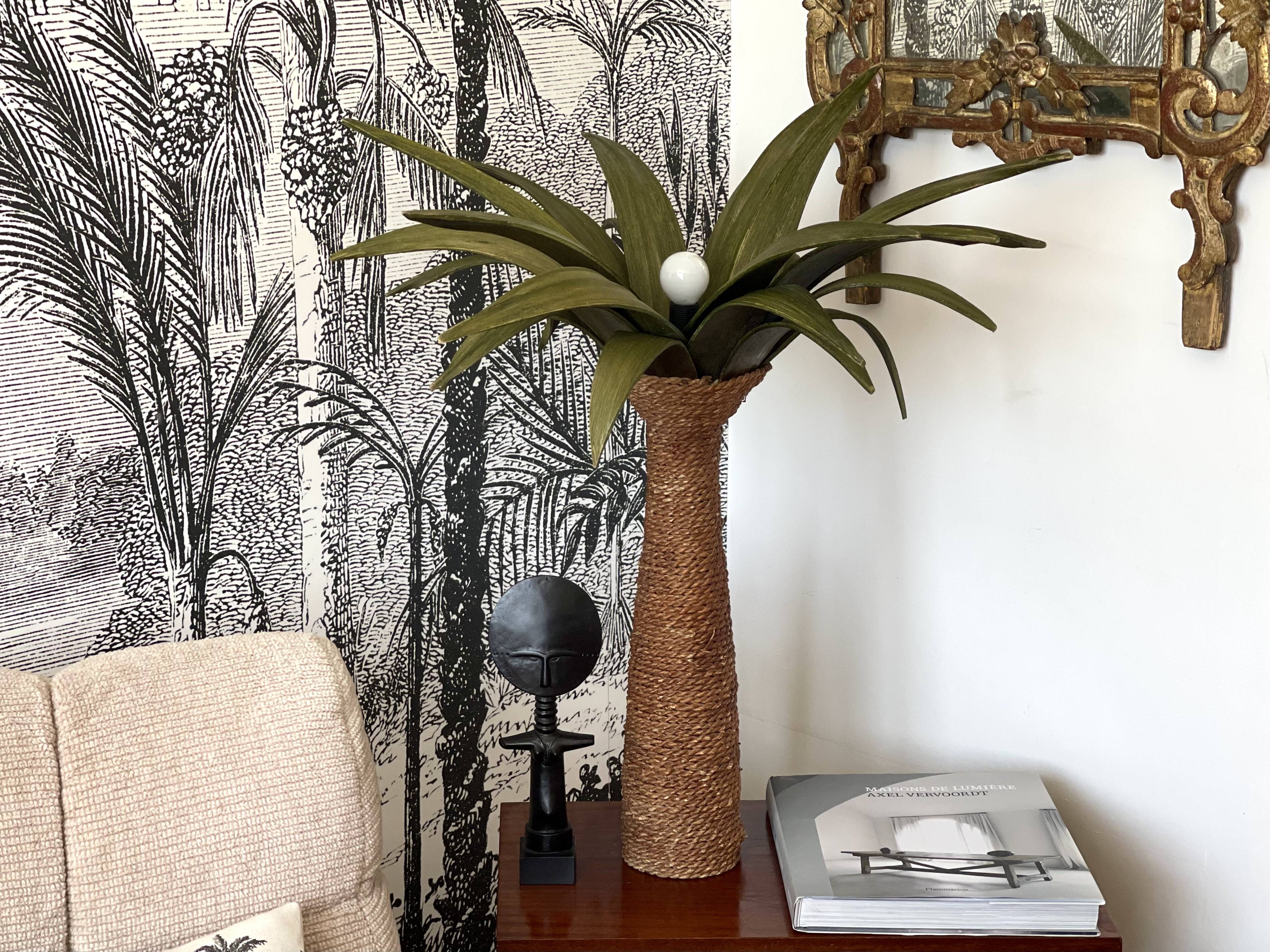 Lamp palm wood and rope