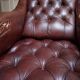 Fauteuil de bibliothèque en cuir usé avec boutons, années 1840