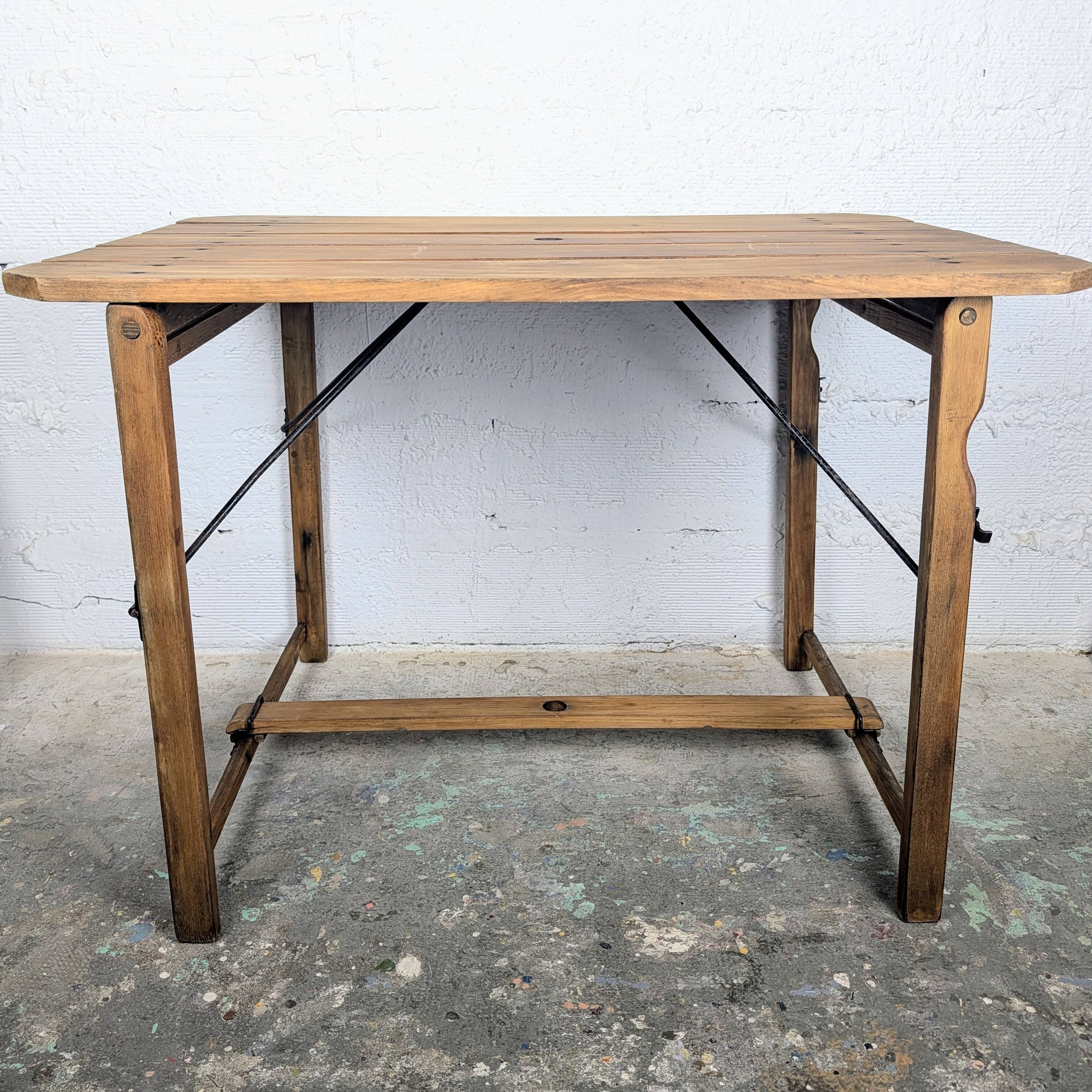 Portable garden table