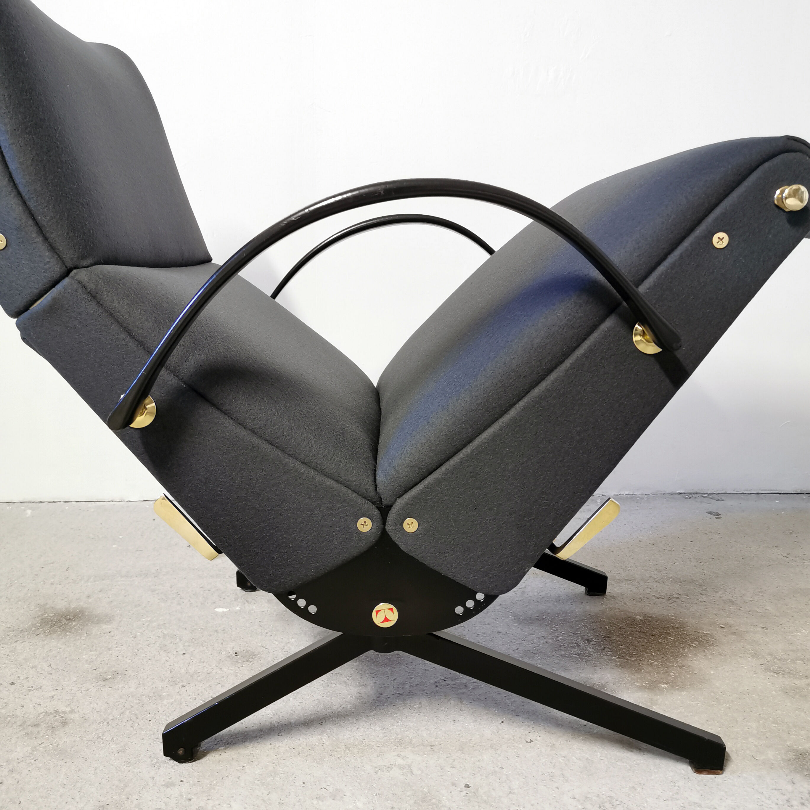 Osvaldo Borsani P40 armchair for Tecno SPA, 1970