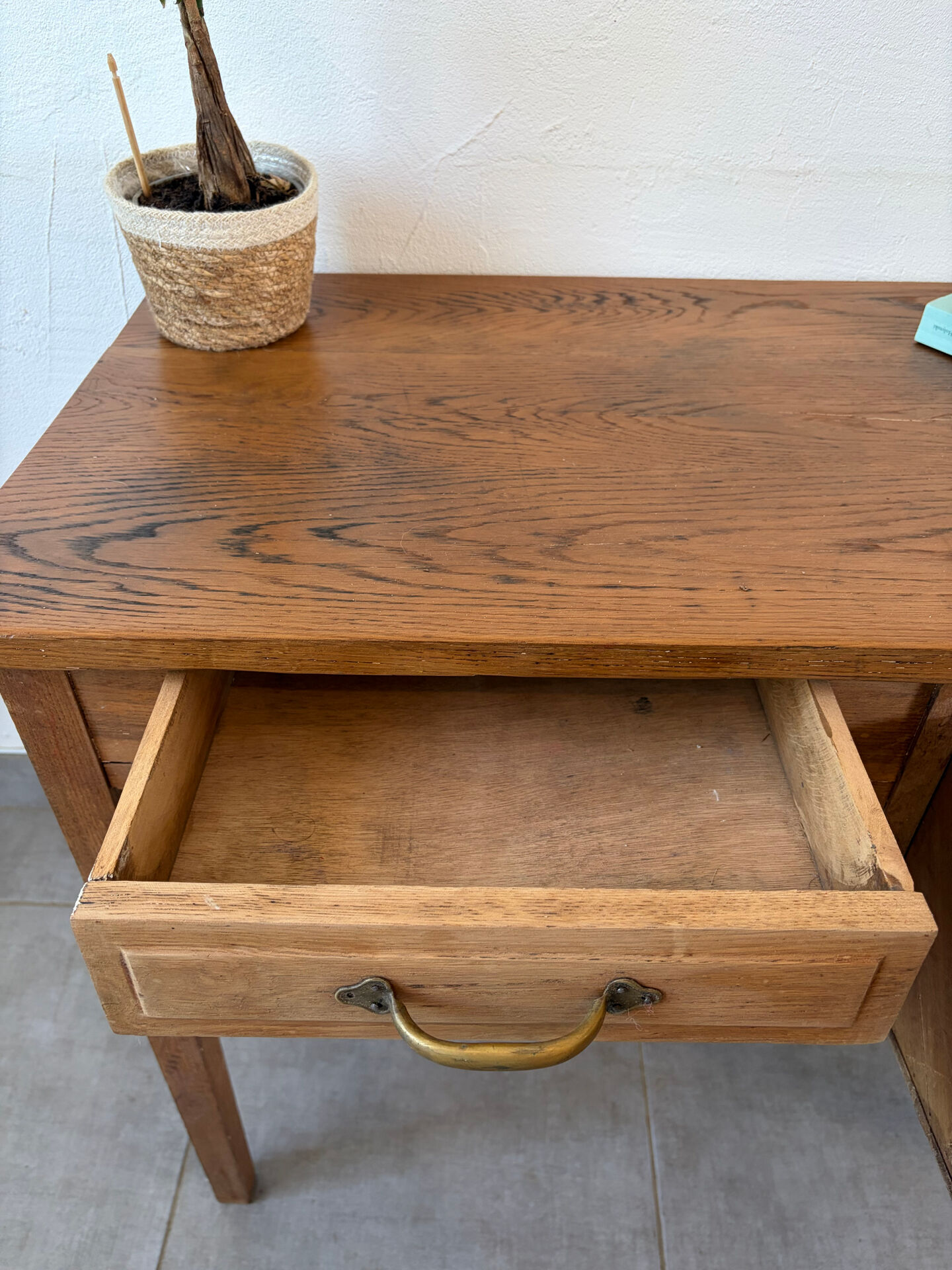 Charmant petit bureau vintage en chêne