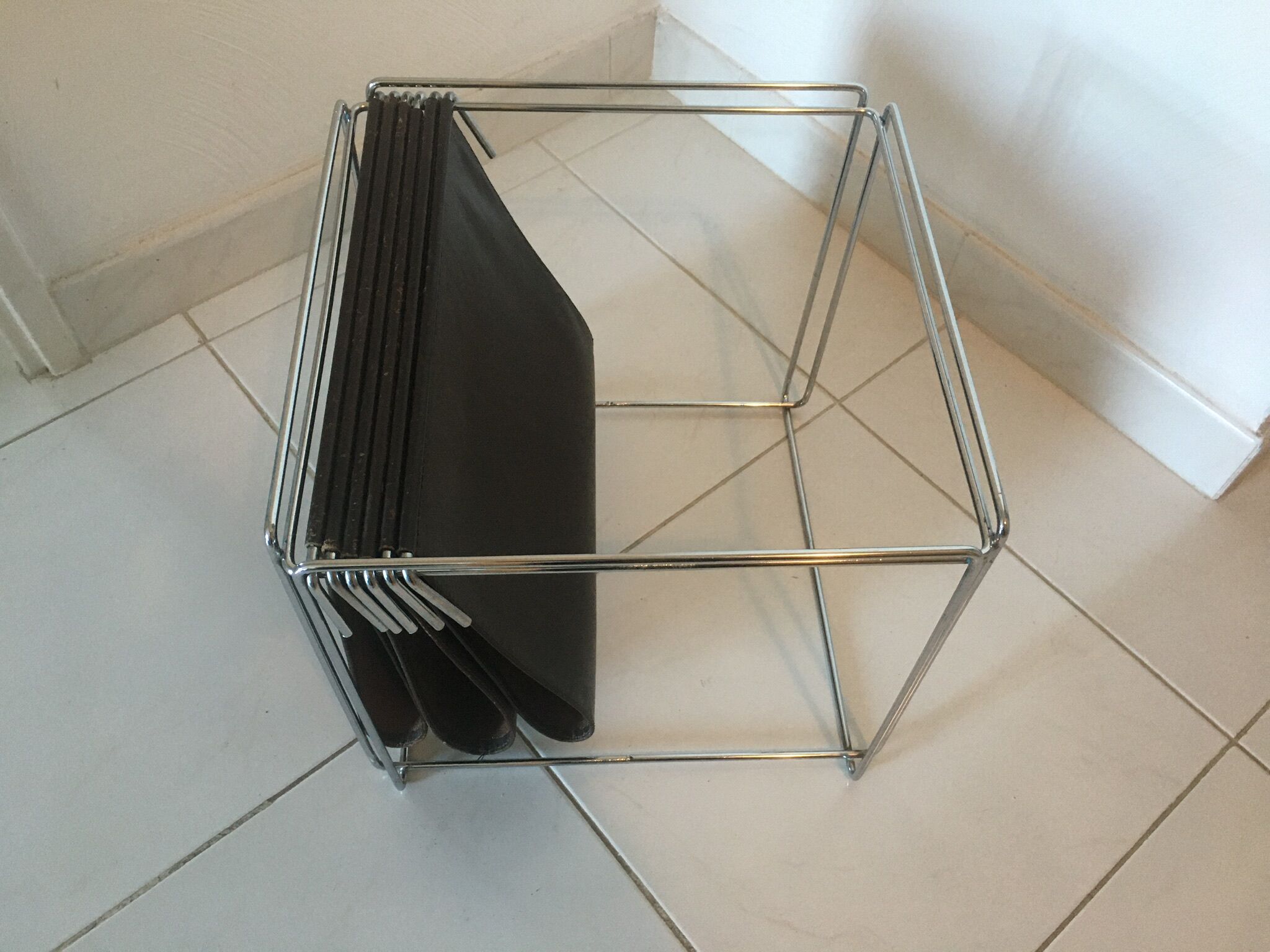Design magazine rack Gerard Rignault edited by Group SA
