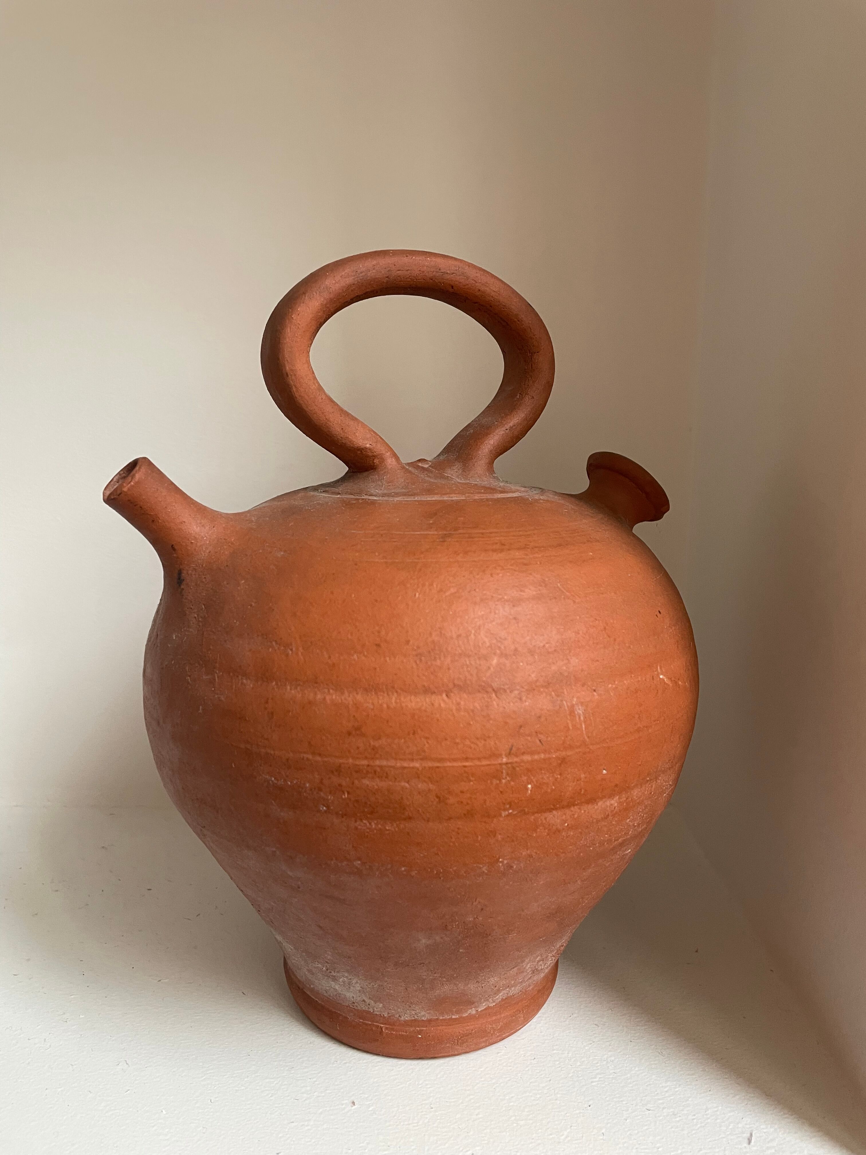 Terracotta gargoulette