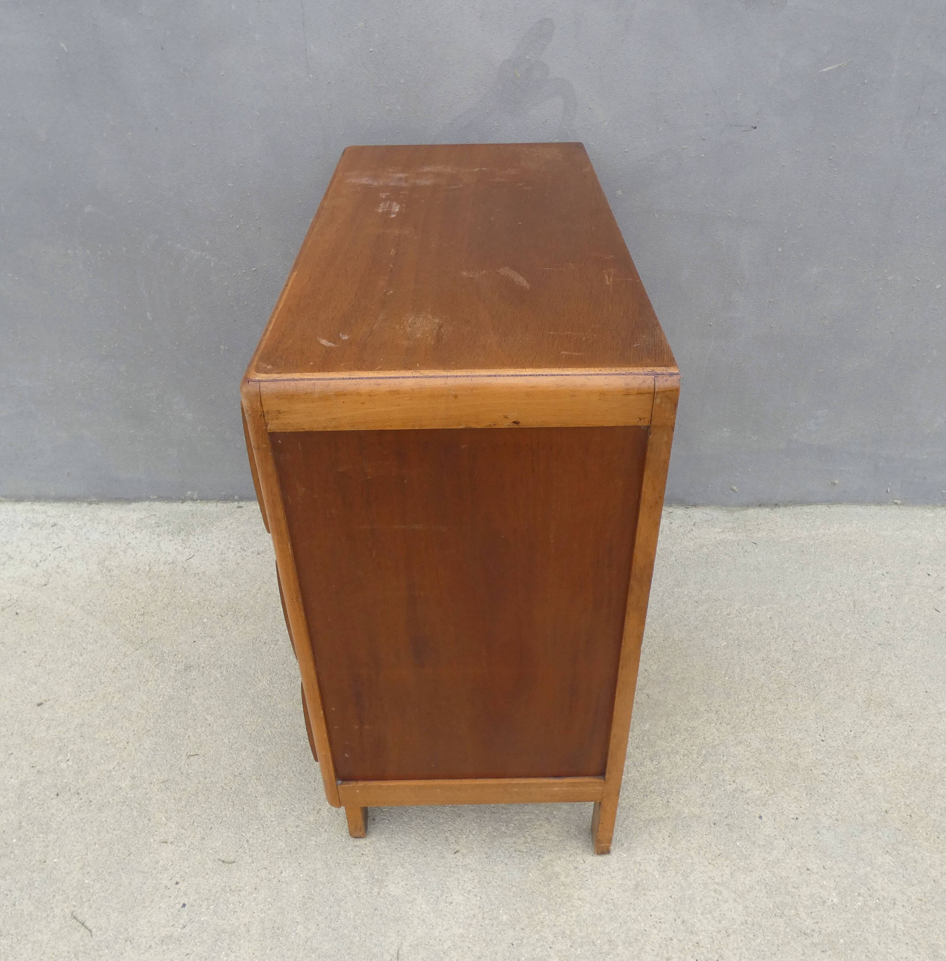commode vintage en bois pieds compas