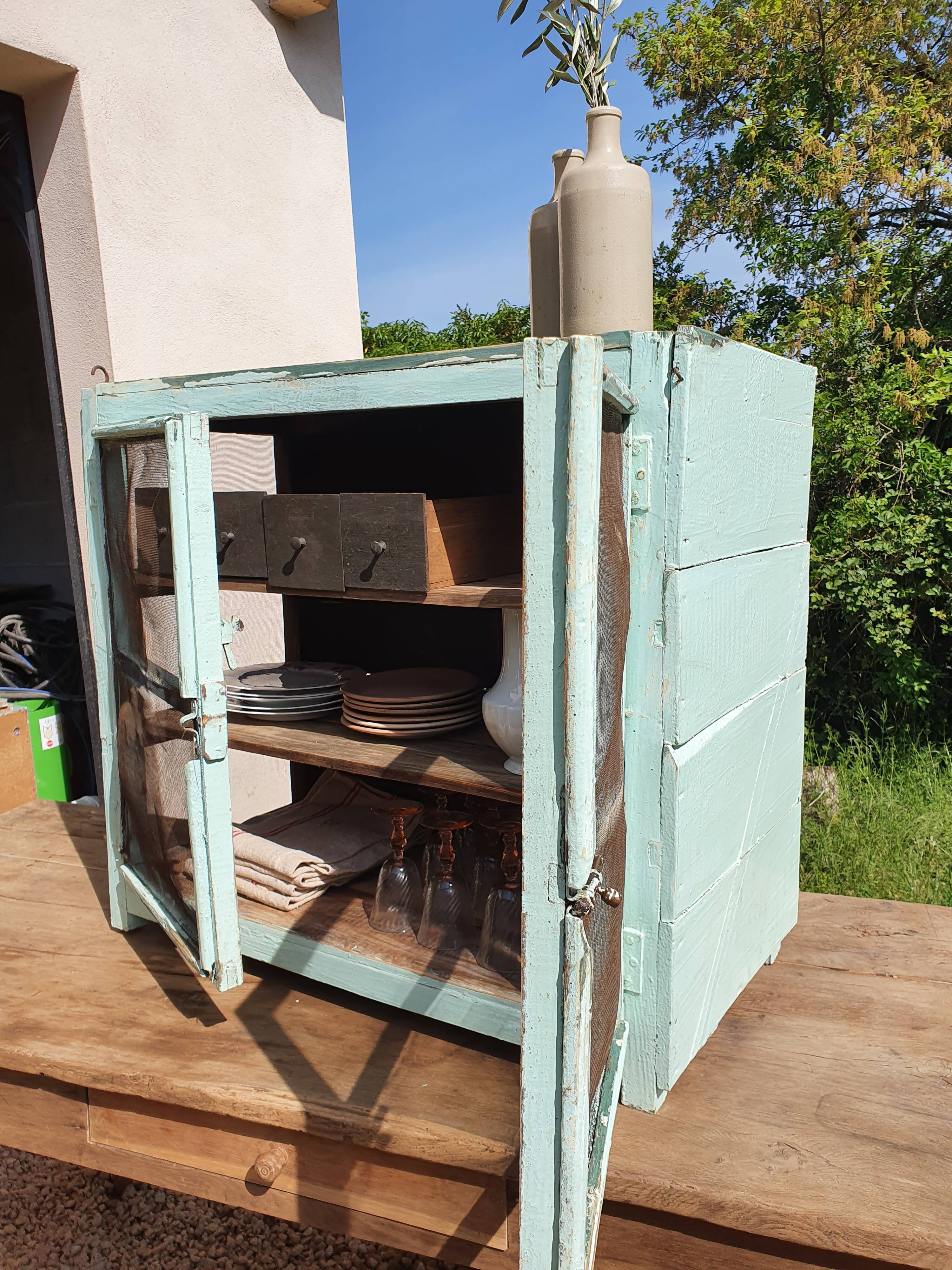 Meuble garde-manger