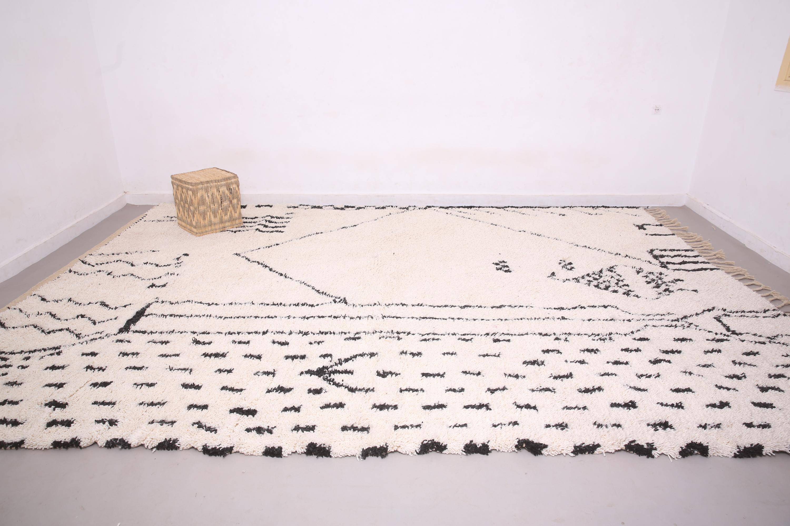 Unique natural wool Moroccan rug 3x2 m