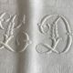 Nappe et 12 serviettes en damas de lin brodé LD 2,40m