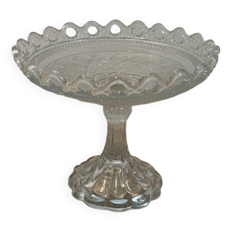 Coupe sur pied en verre moulé