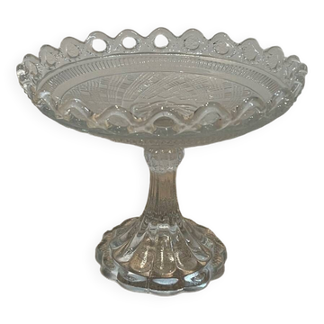 Coupe sur pied en verre moulé