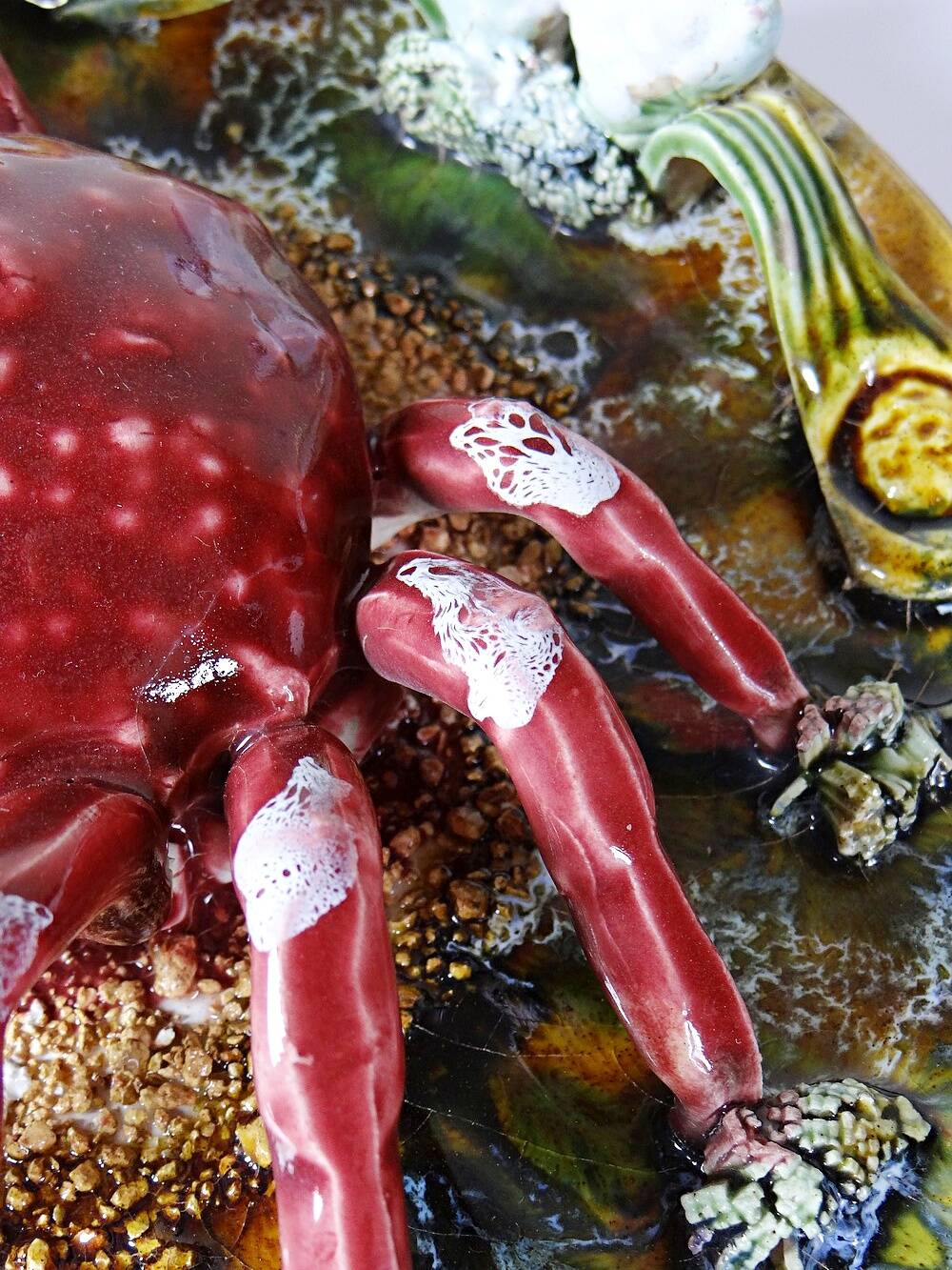 Vintage trompe-l'œil crab barbotine plate Caldas da Rainha Portugal