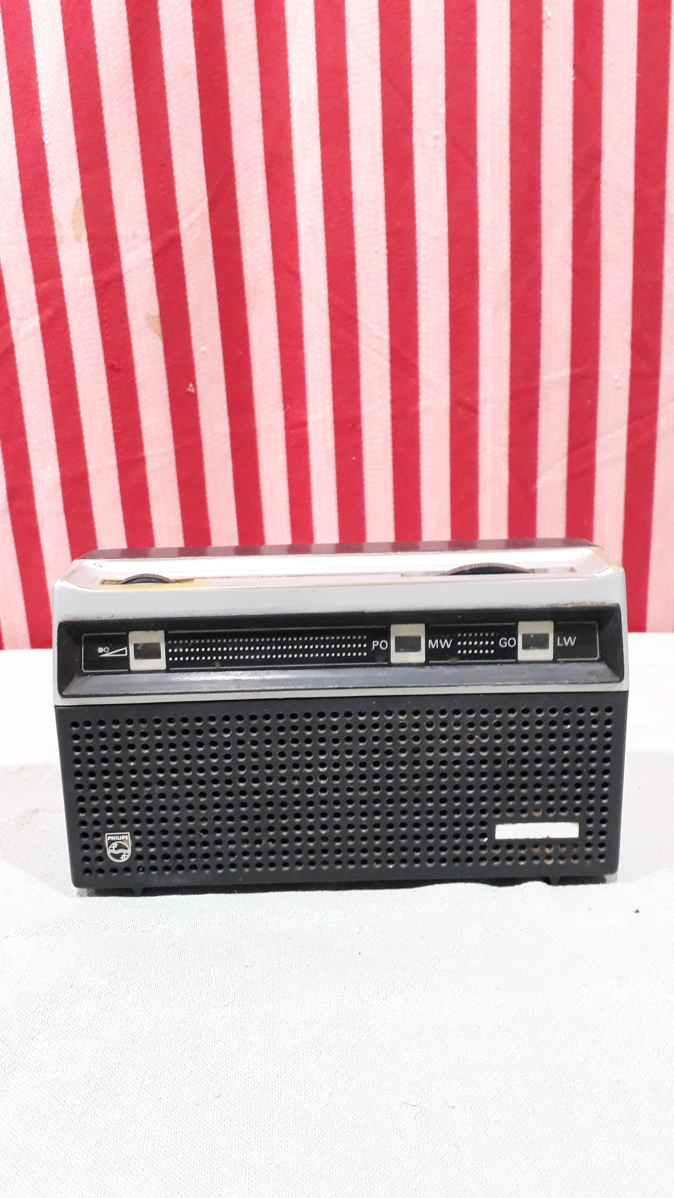 1973 Philips 90 RL 120 radio