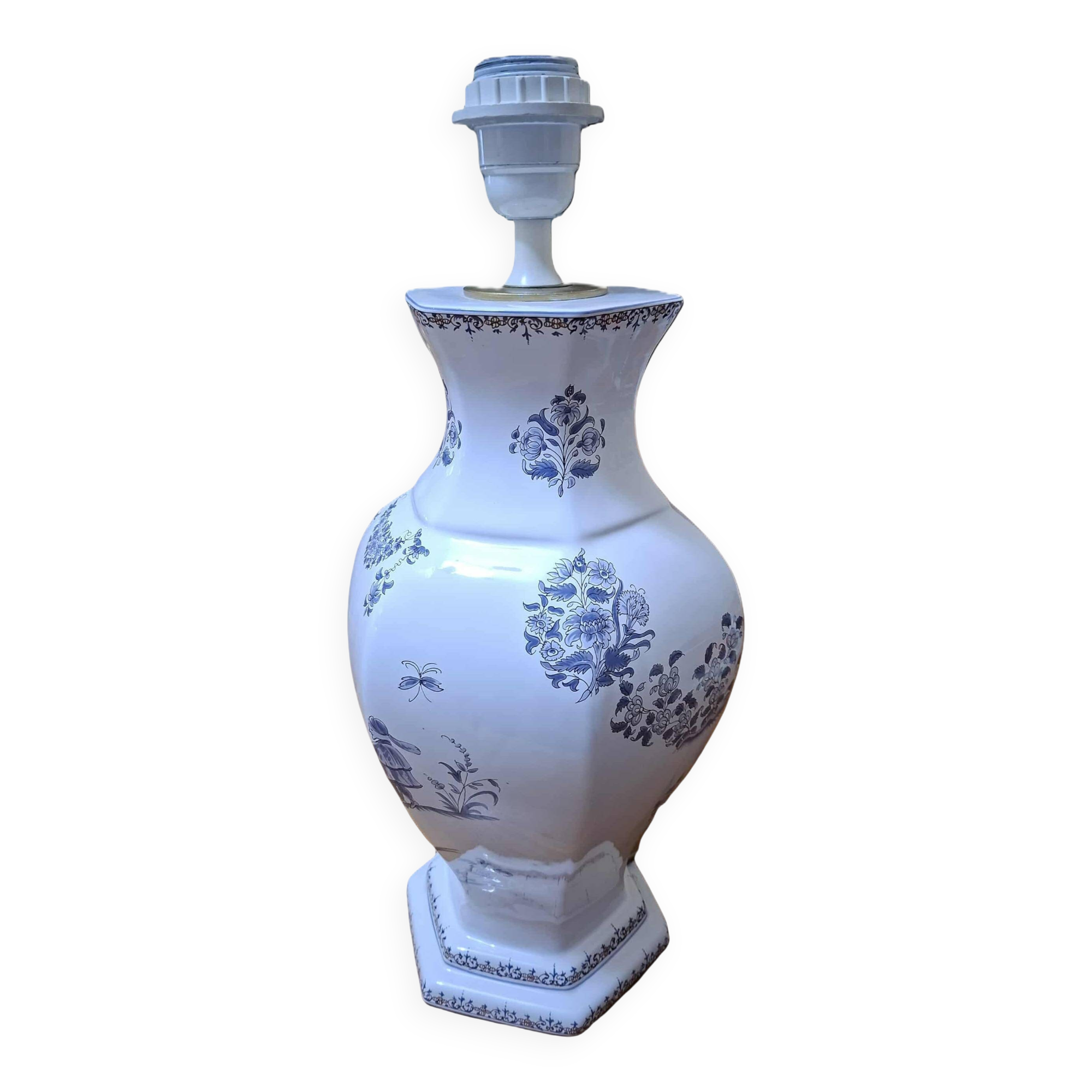 Lamp base in Moustiers style.