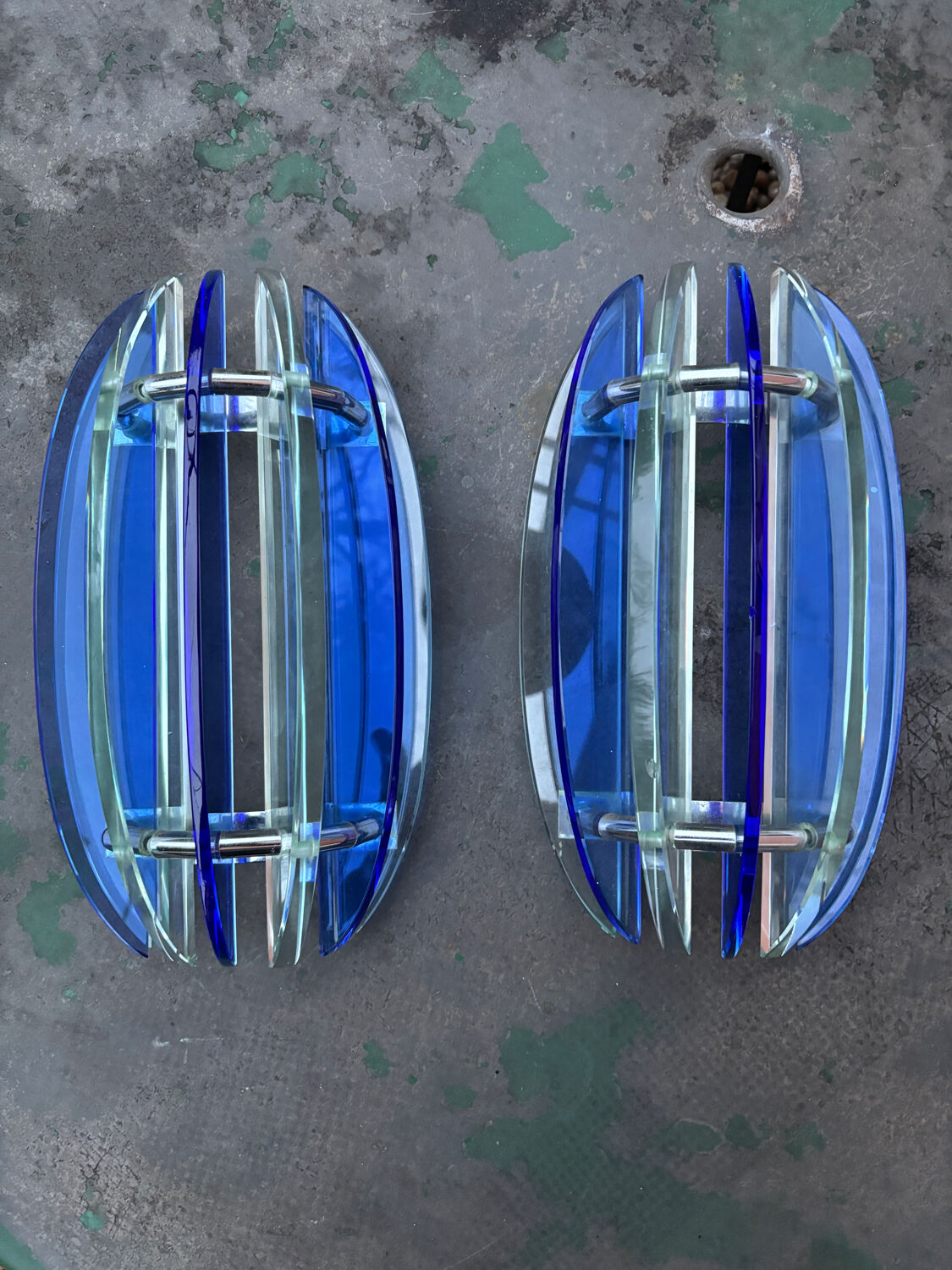 Two Veca Fontana Arte wall lights from 1970.