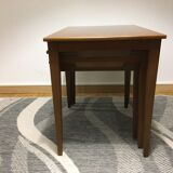 Tables gigognes