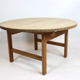 Table basse de chêne conçue par Hans J. Wegner et fabriquée par PP. Meubles dans les années 1960.