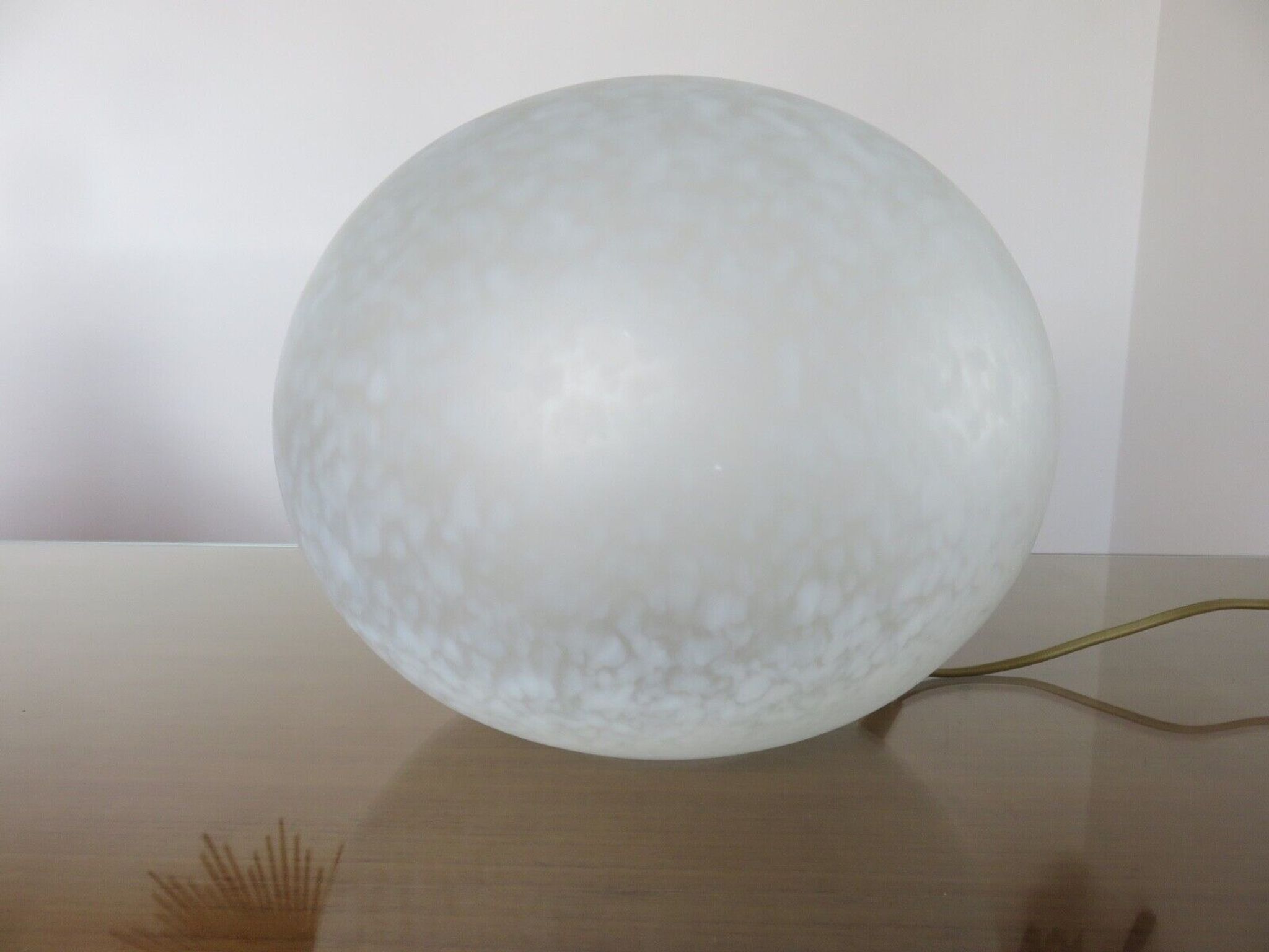 Lampe caillou Italienne en verre moucheté blanc années 80