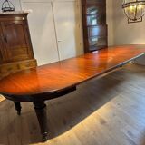 Très grande table à manger ancienne