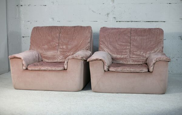 Paire de fauteuils mousse et velours ras rose pale, Cinna, France, circa 1970