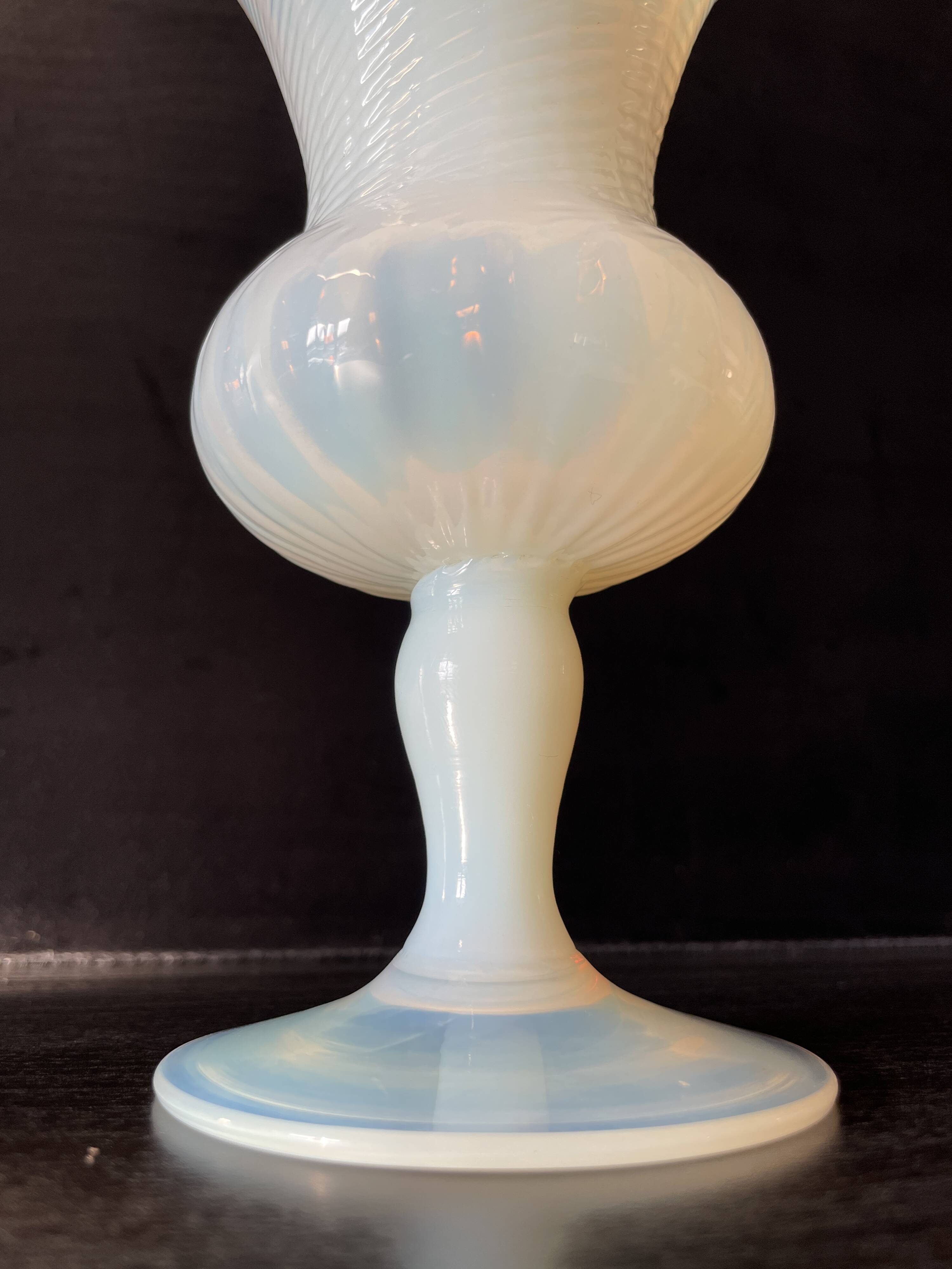 Vase en opaline, verre d'Empoli, Florence Italie 1960