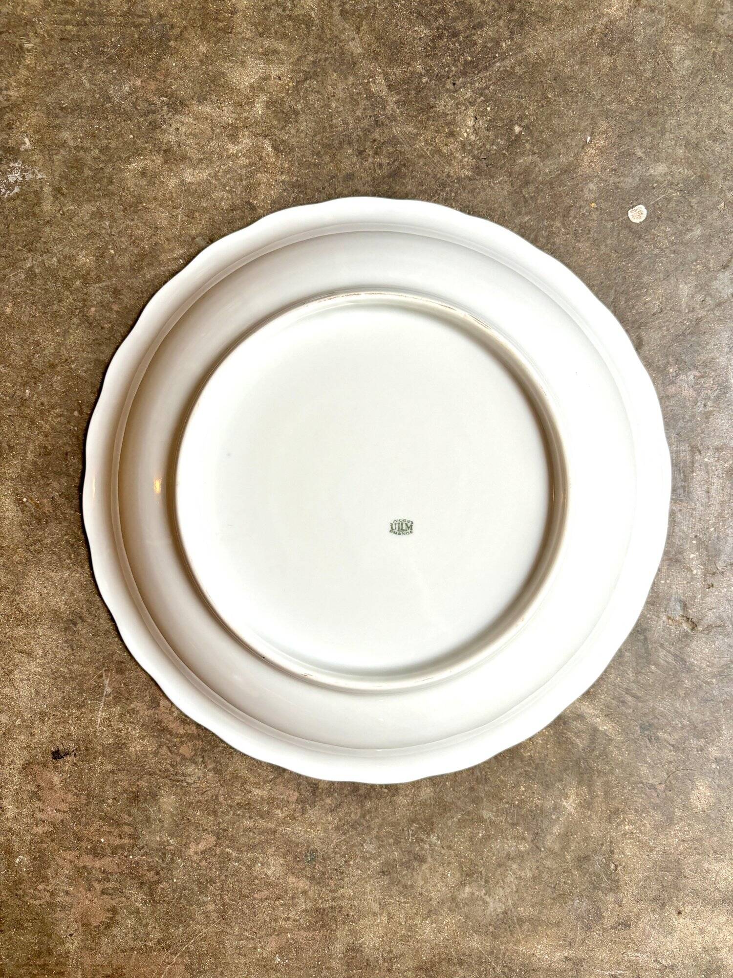 Plat rond et creux ULIM en porcelaine de Limoges blanche et dorée