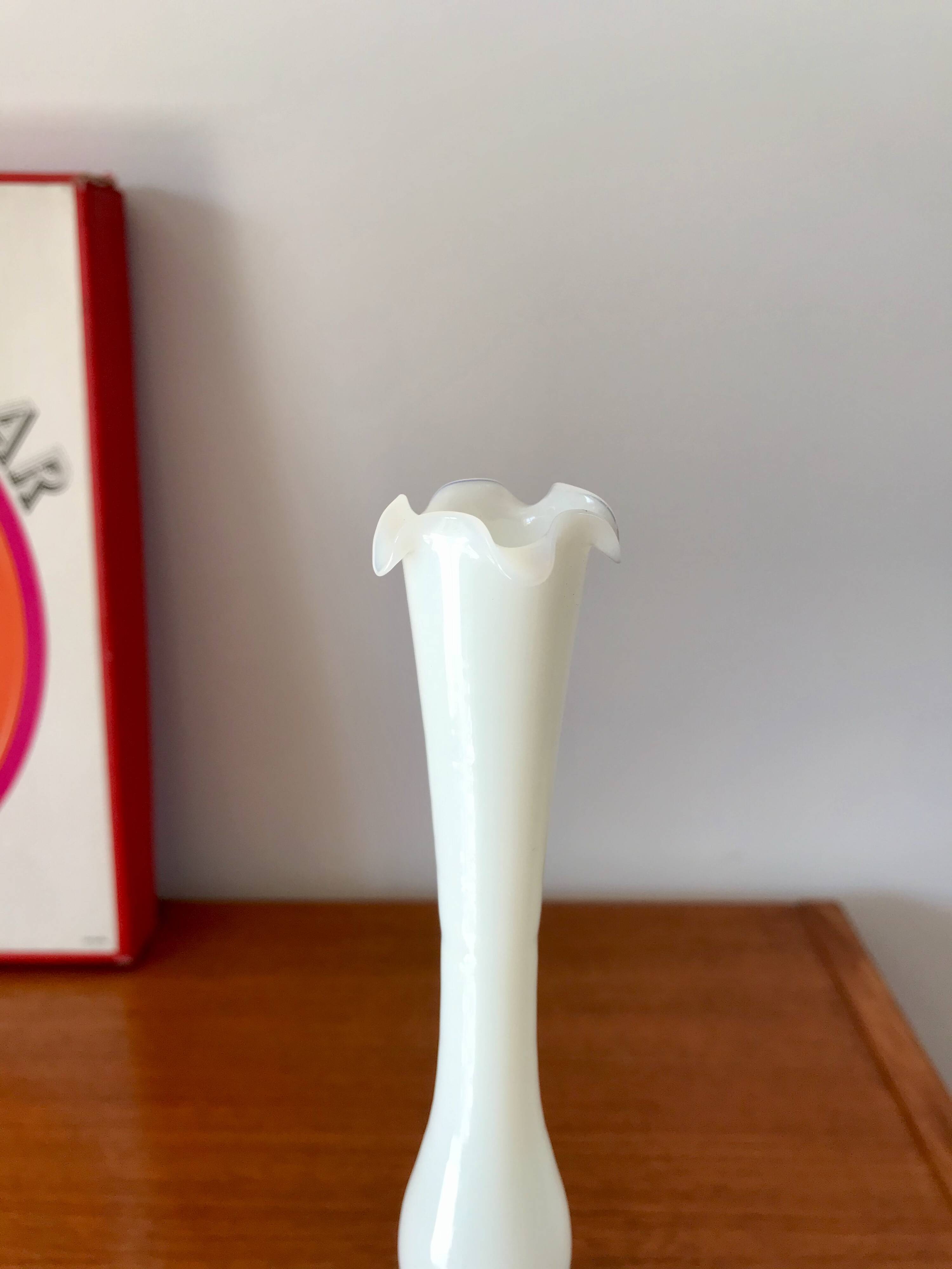 Slender serrated white opaline vase from the 50s and 60s