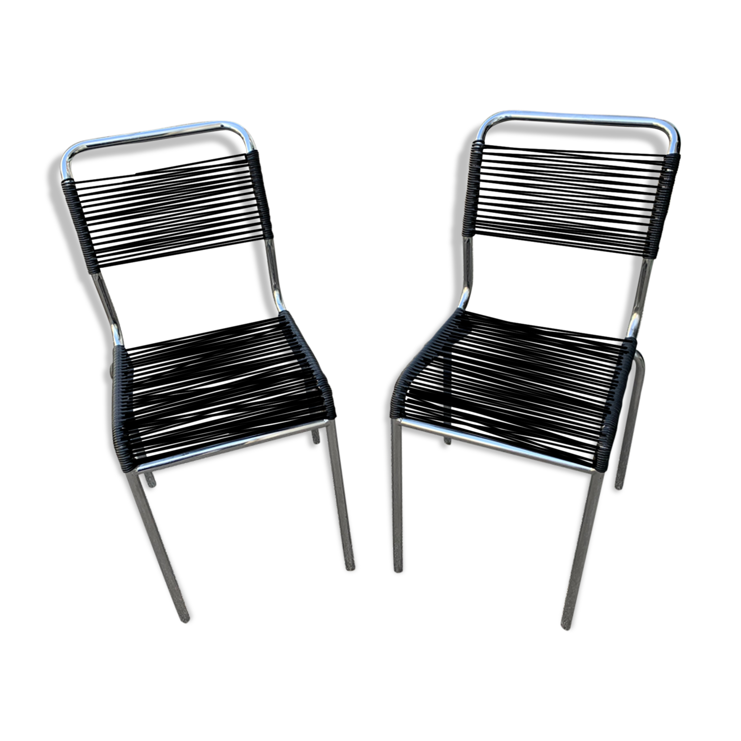 Black scoubidou chairs