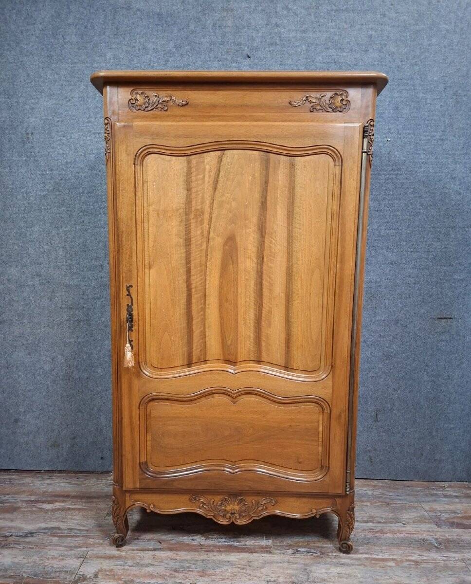 Louis XV style wardrobe in solid wood.