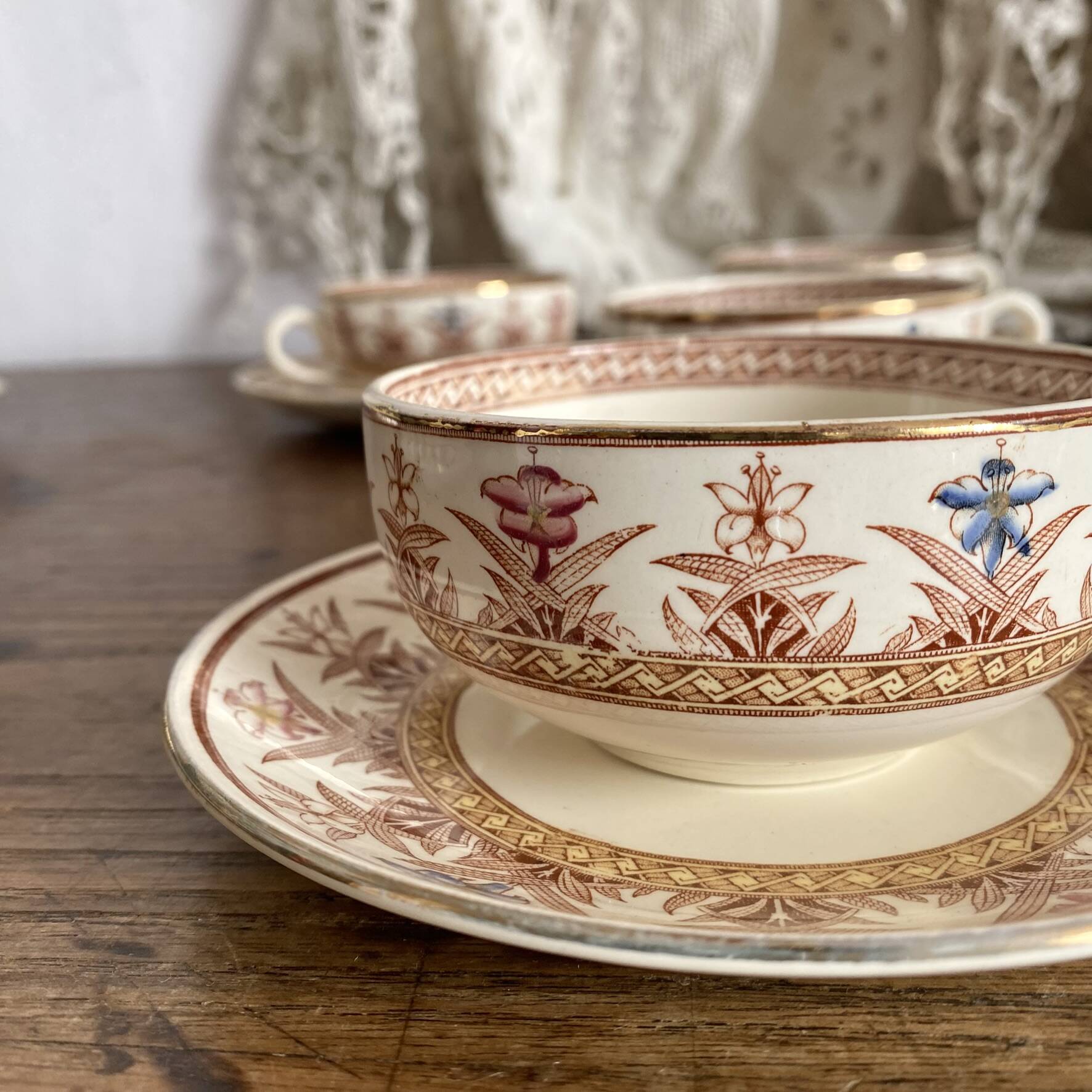 Tea cups and saucers in Sarreguemines ironstone "Derby"