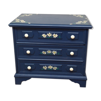 Dresser wood patterns flowers