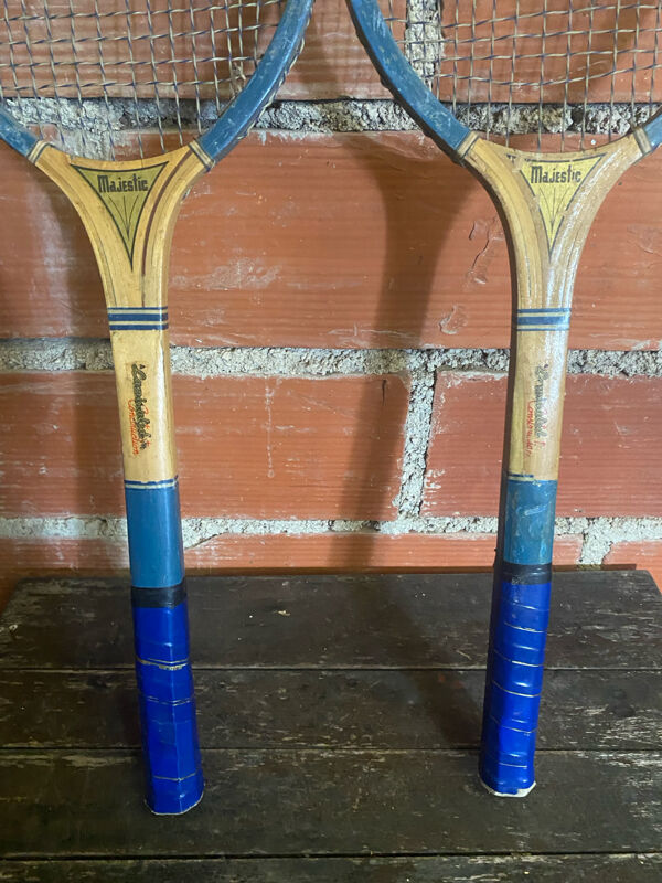 Paire de raquettes de tennis anciennes Majestic en bois, années 50