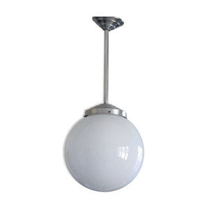 Globe ancien en opaline
