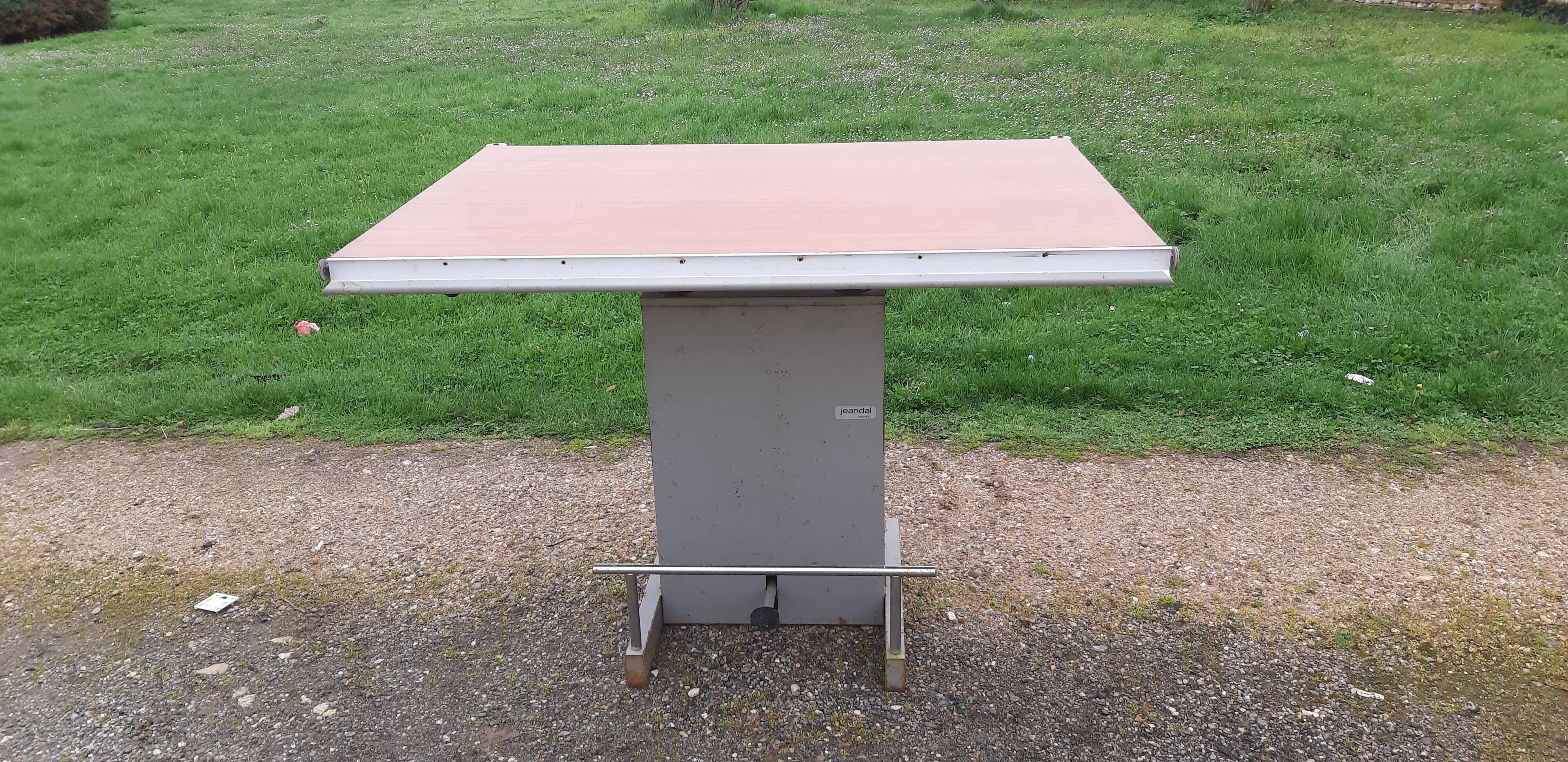 Drawing table by Jeandal Besançon