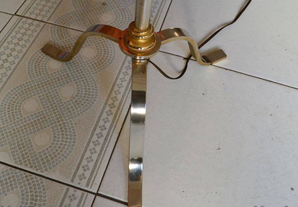 Lampadaire vintage tripode extensible laiton doré