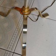 Vintage extendable tripod floor lamp in gold brass.