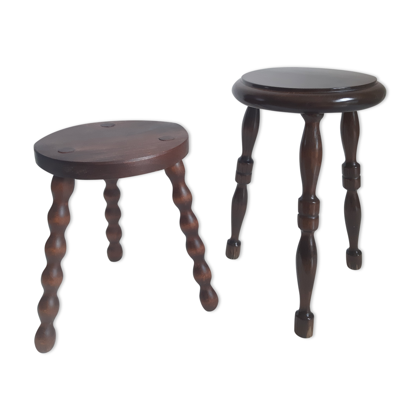 2 stools and 1 pot cover basket