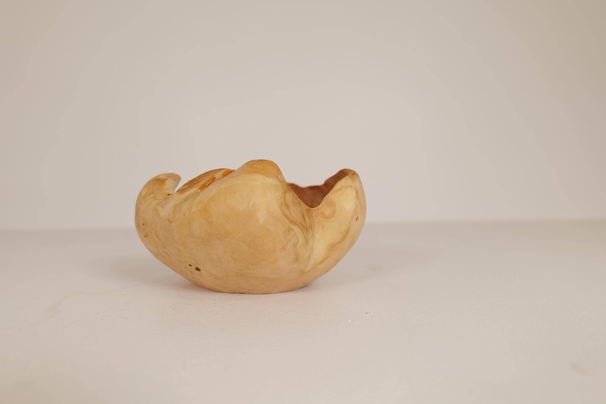 Scandinavian Modern Set of 2 Organic Bowls in Swedish Burl Wood, circa 1990s