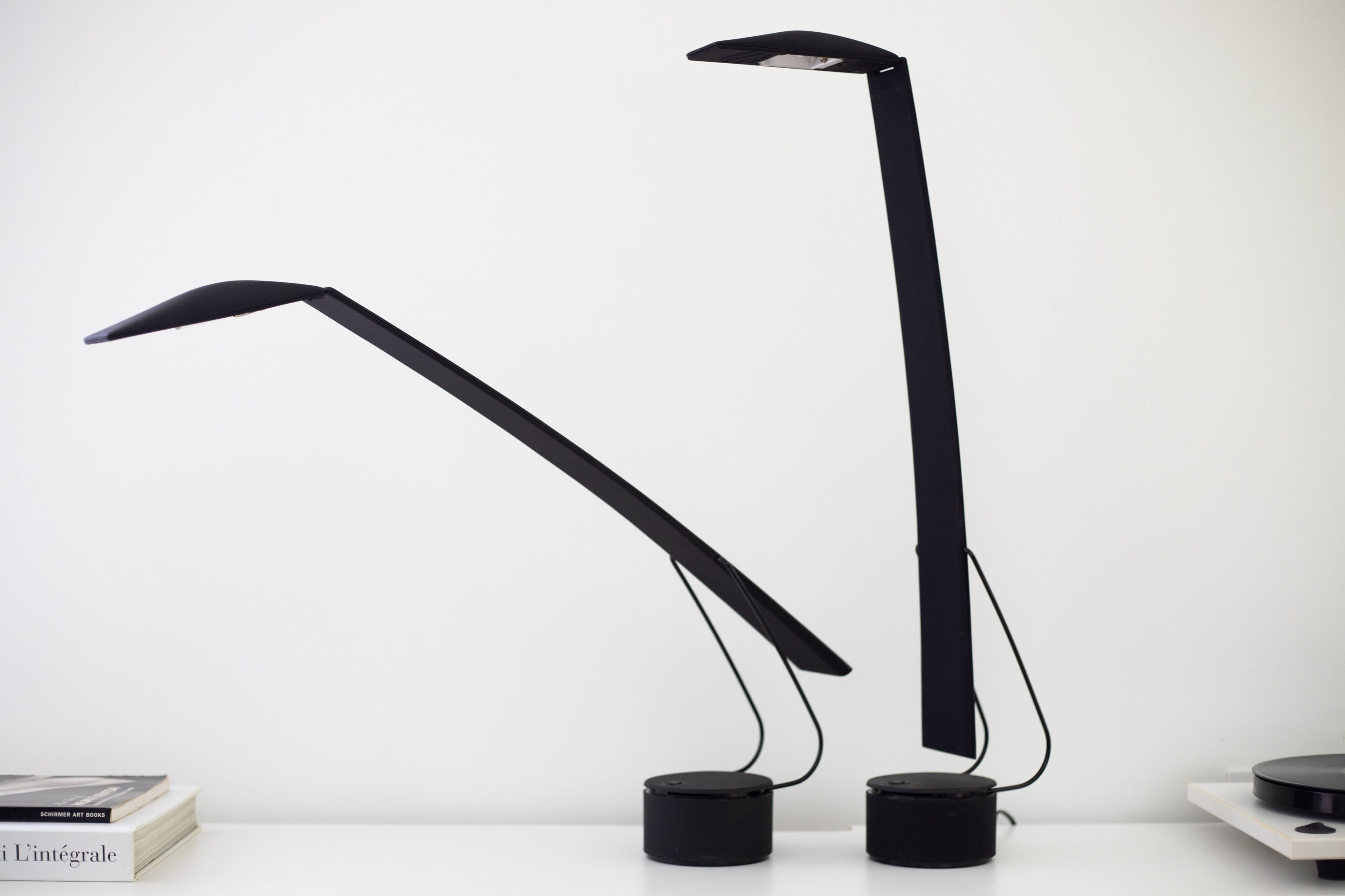 2 Dove desk lamps by Mario Barbaglia and Marco Colombo - edition Italian Luce design 80s