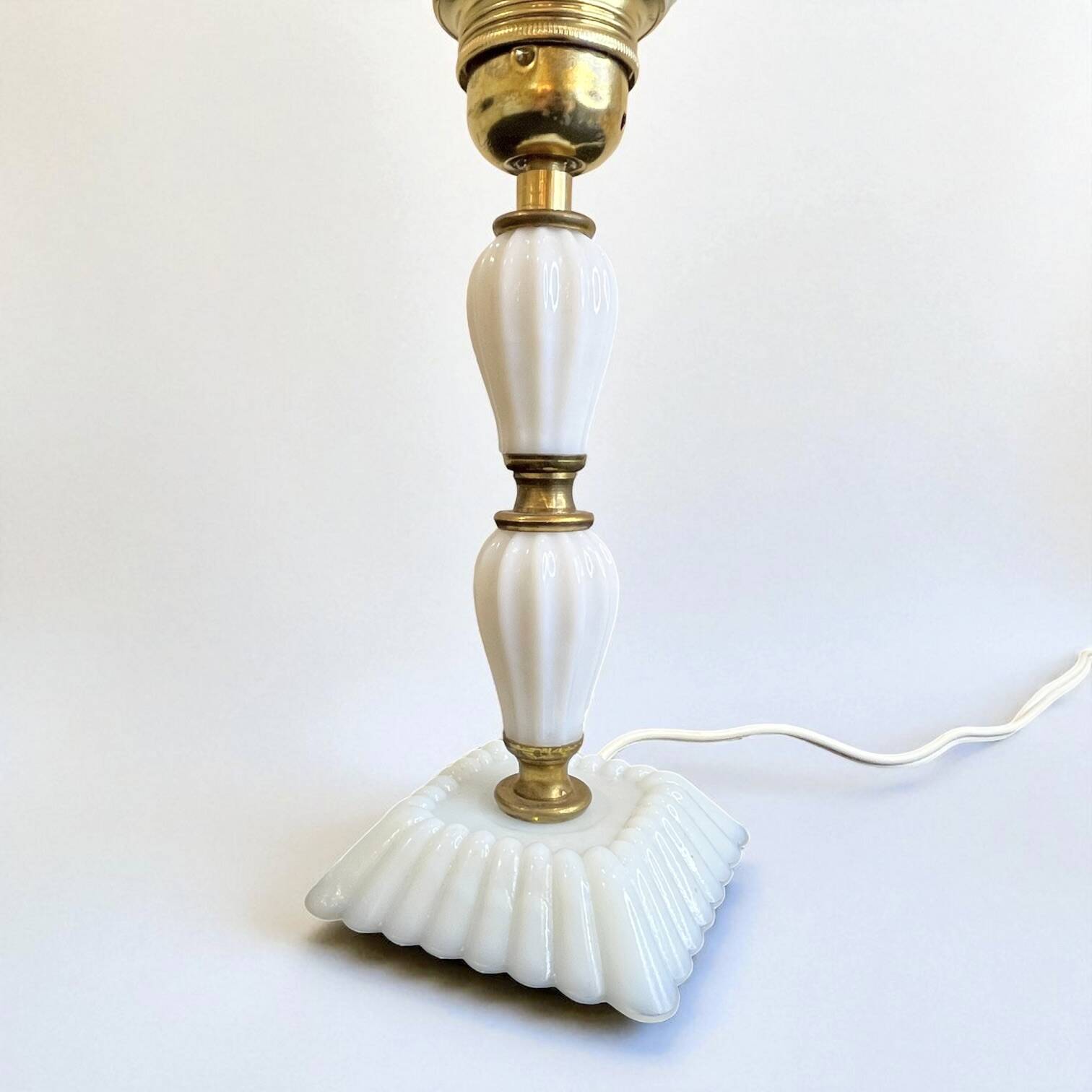 White opaline glass boudoir Art Deco lamp with tulip pleated glass shade