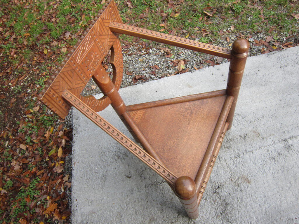 Armchair tripod oak movement Breton ar seiz vibrator