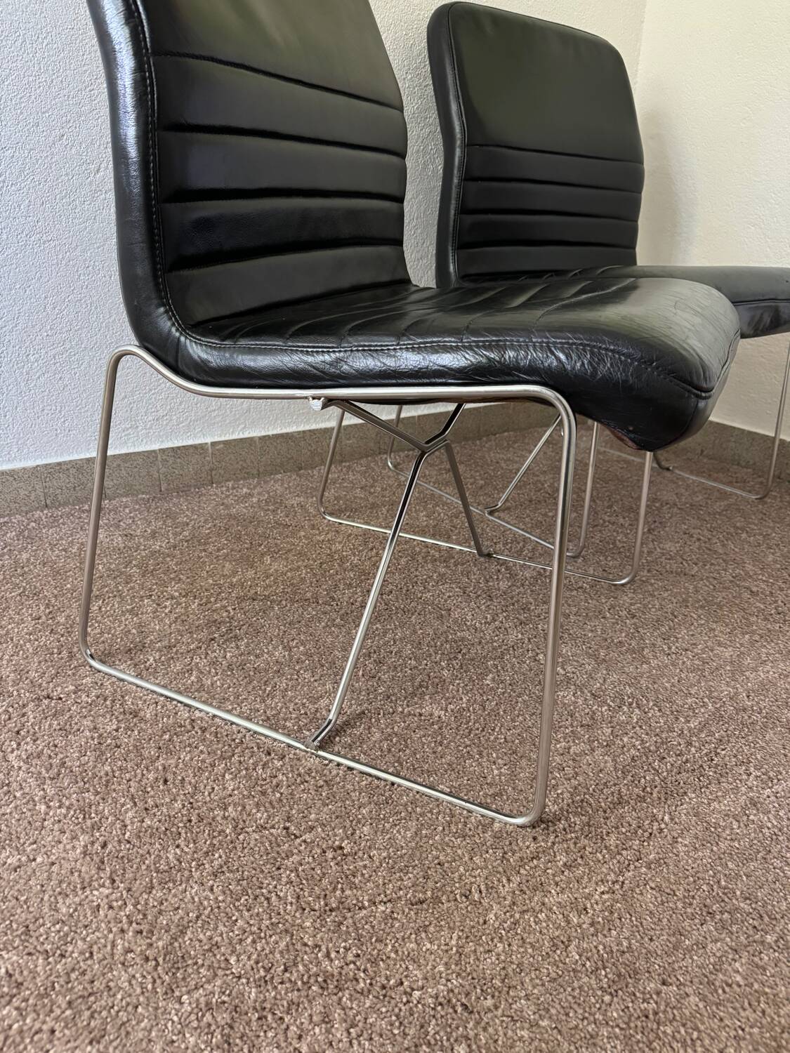 Black leather armchairs, Italian design, 70s (X2)