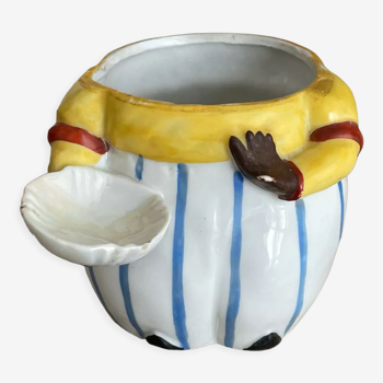 Anthropomorphic porcelain pot cover