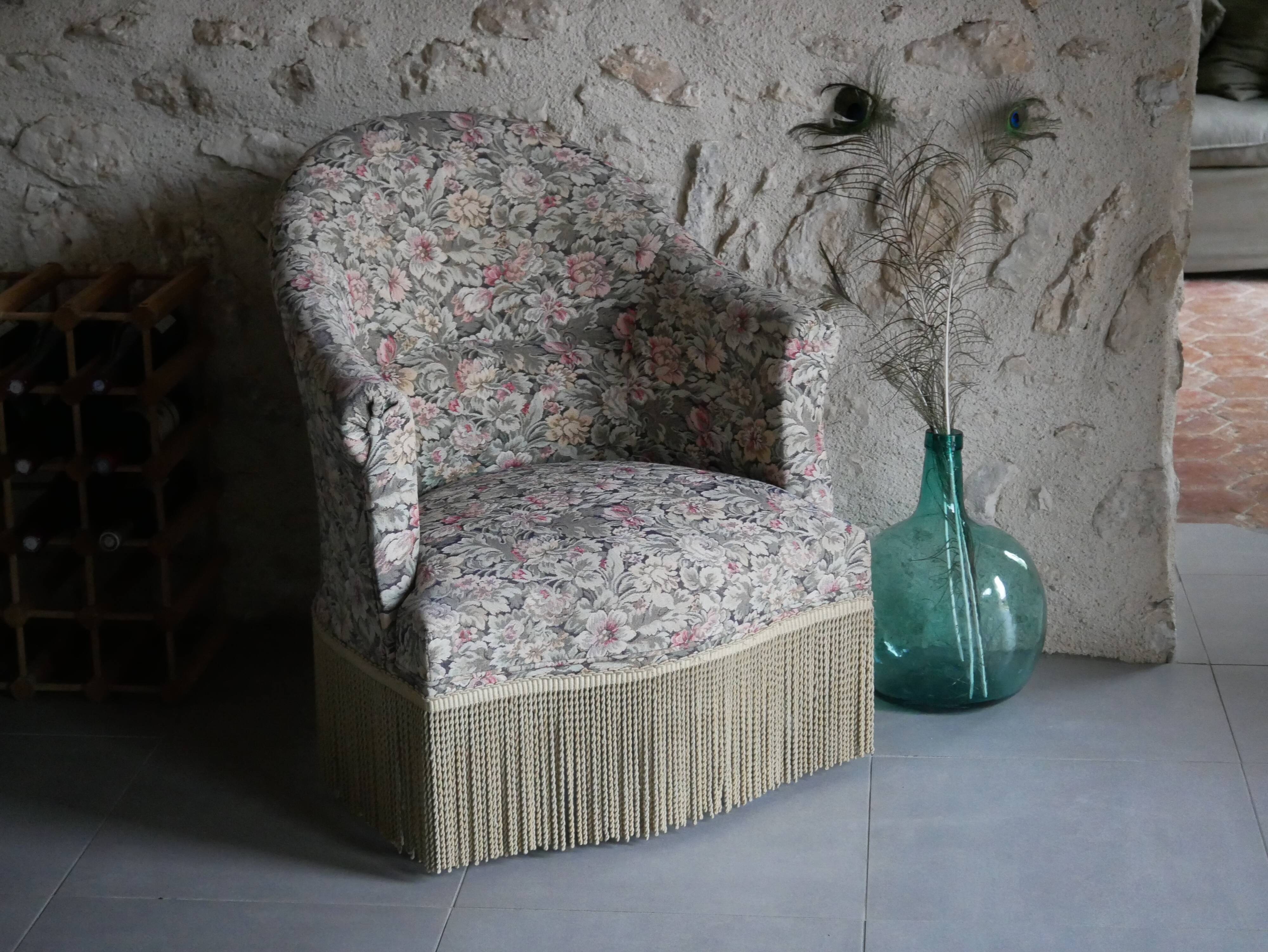 Toad armchair
